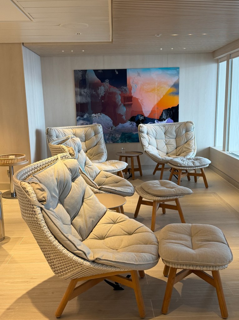 Relaxation area on National Geographic Resolution