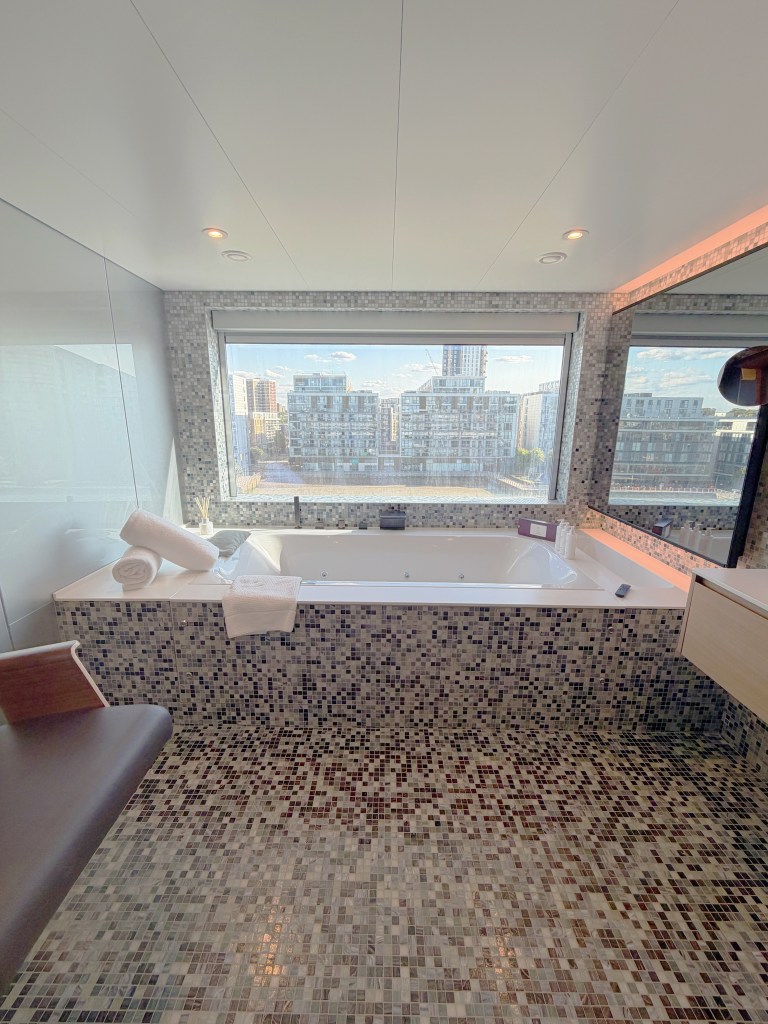 Scenic Eclipse II Suite Bathroom Bath